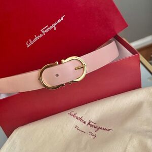 Salvatore Ferragamo Gancini Belt with pointed tip, Vara style.  Light Pink/Gold